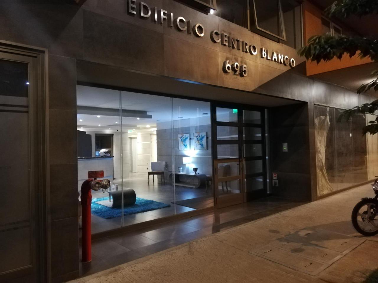 Depto Estudio 1811 Edificio Centro Blanco Con Estacionamiento Temuco Exterior foto